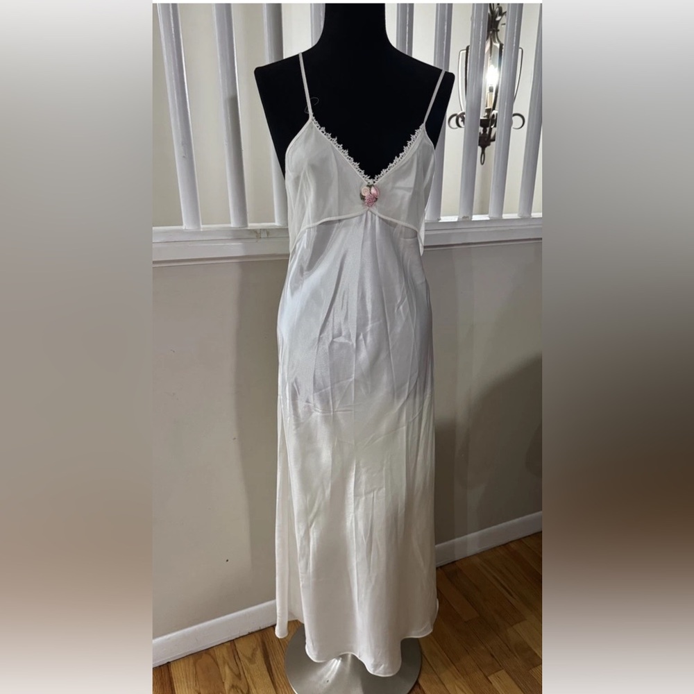 Chic White Spaghetti Strap Wedding Dress